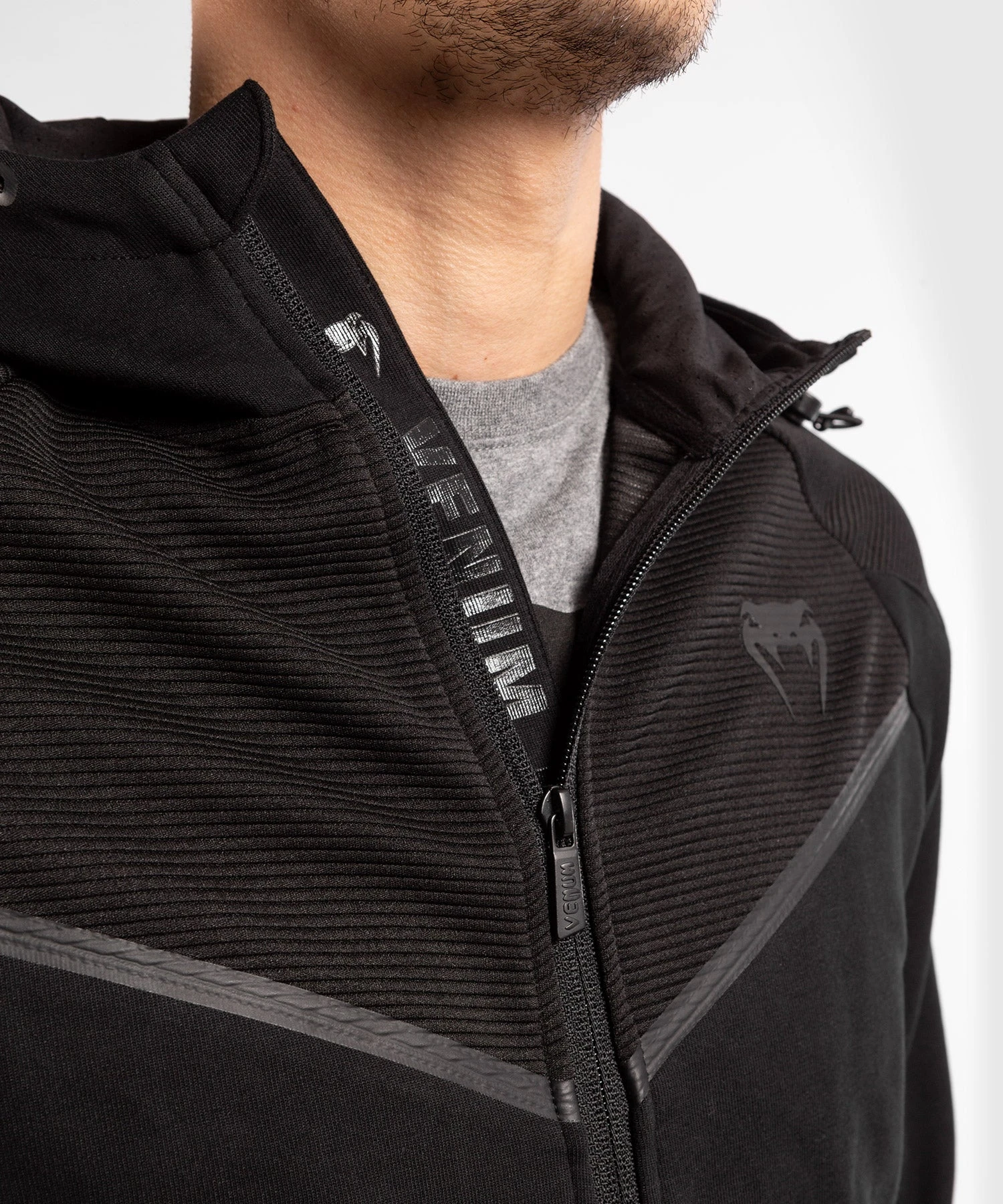 Venum Laser Evo 2.0 Hoodie - Black/Black - Image 5