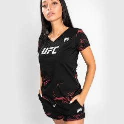 UFC Venum Authentic Fight Week Women's 2.0 Short Sleeve T-Shirt - Black/Red