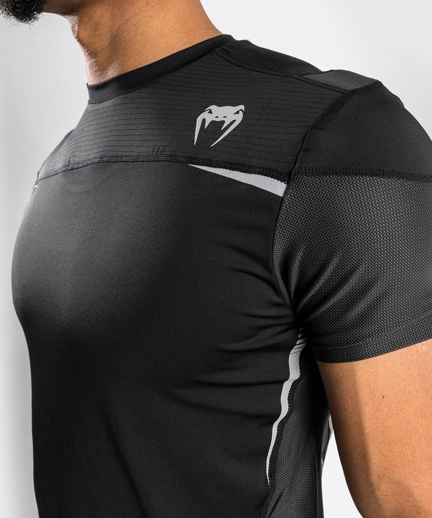 Venum Tempest 2.0 Dry Tech T-shirt - Black/Grey - Image 4