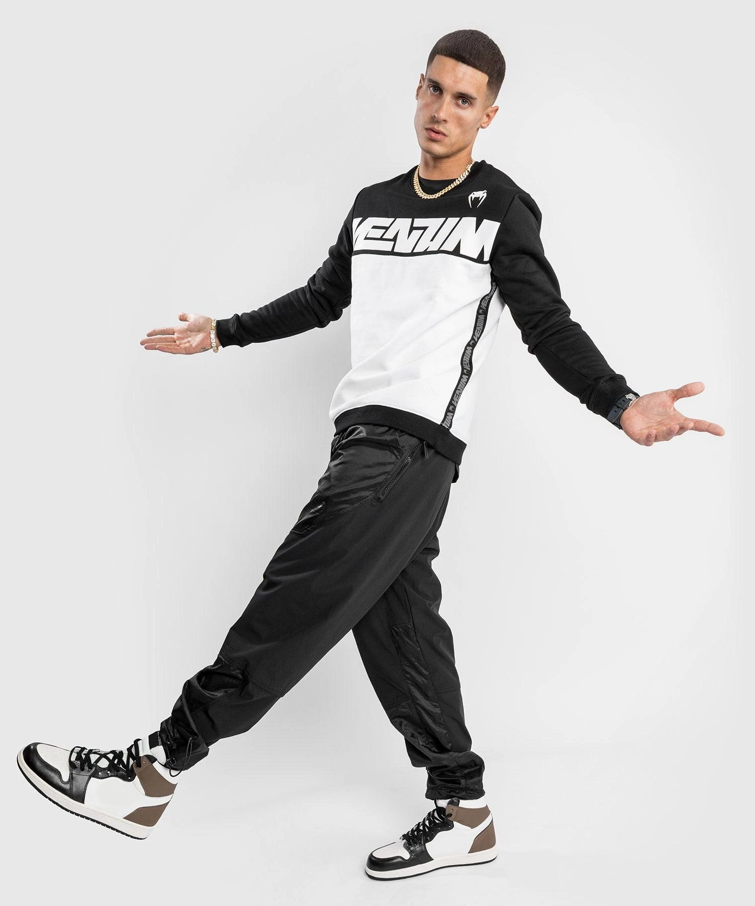 Venum Connect Crewneck Sweatshirt - Black/White - Image 3
