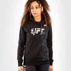 UFC Venum Authentic Fight Week Women's Pullover Hoodie - Black
