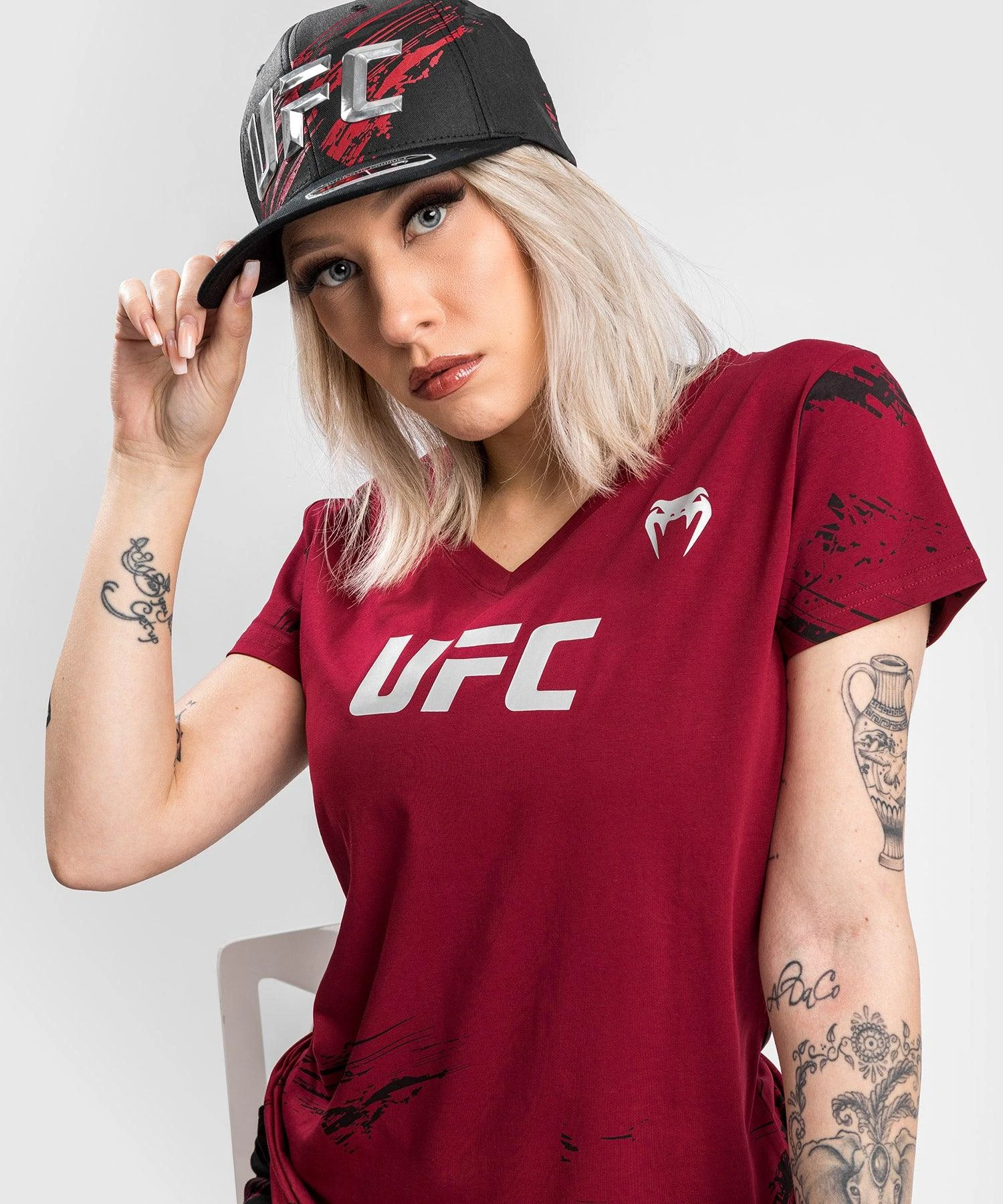 UFC Venum Authentic Fight Week Women's 2.0 Short Sleeve T-Shirt - Red - Image 3