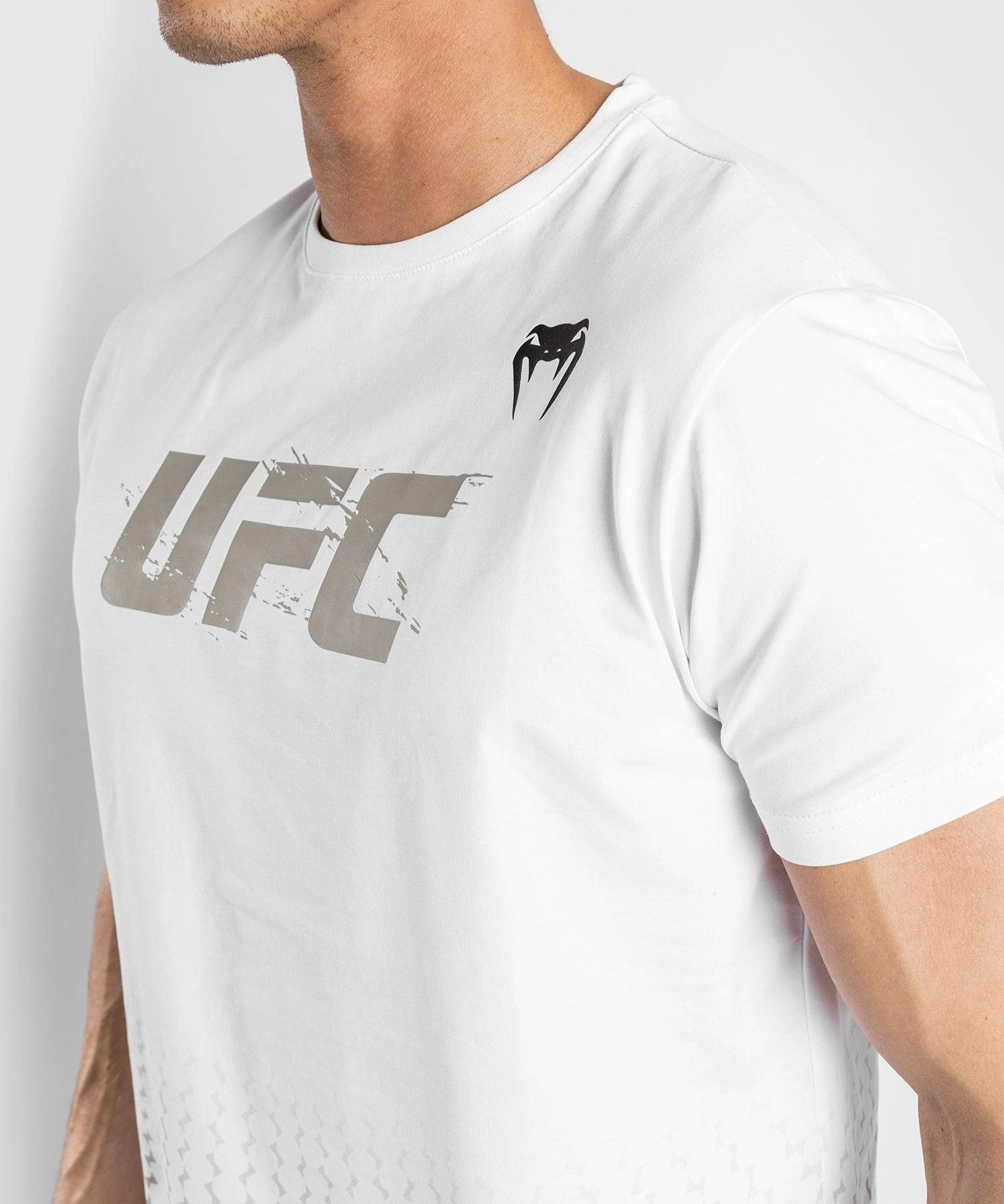 UFC Venum Authentic Fight Week Men's 2.0 Short Sleeve T-Shirt - White - Image 7