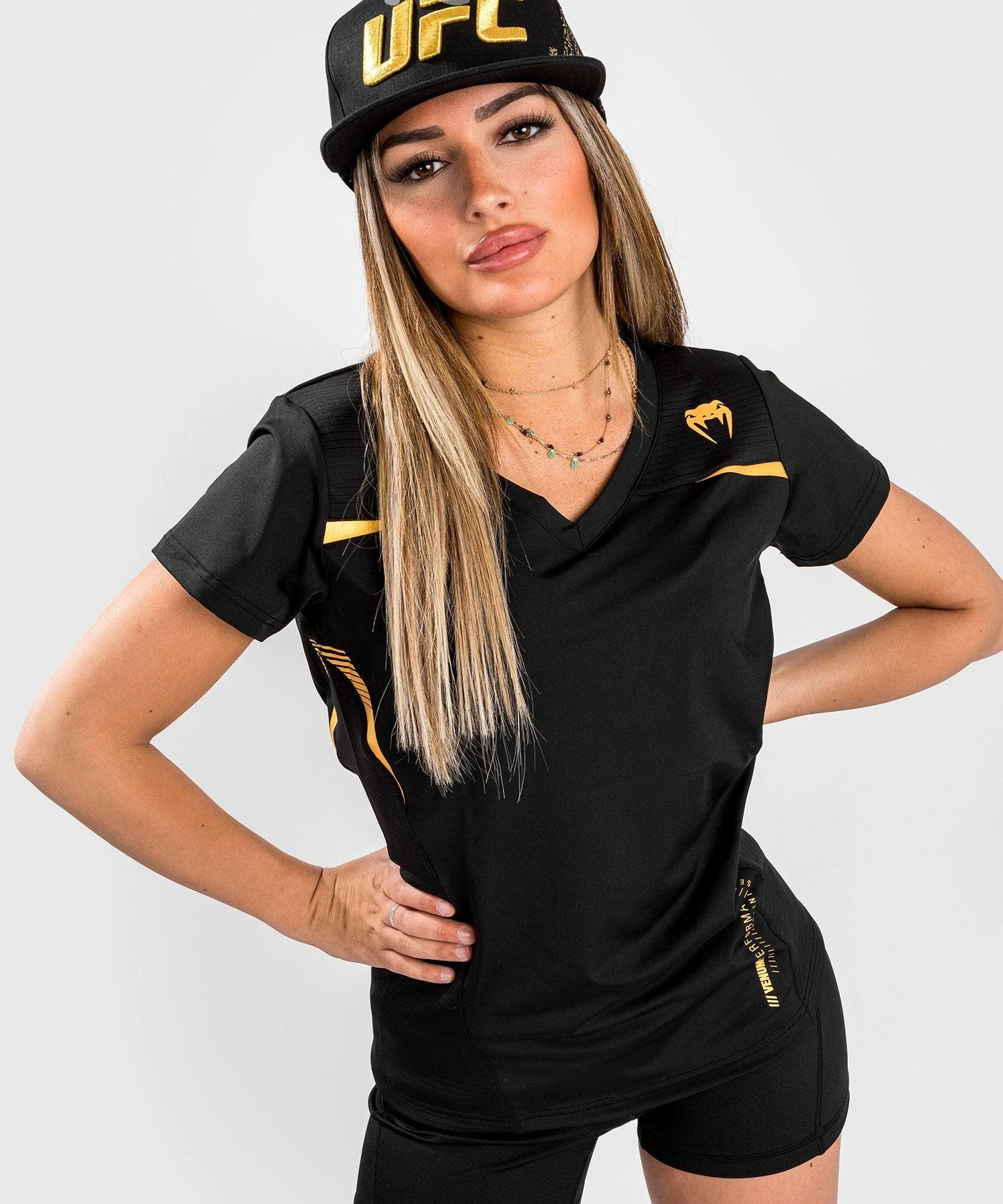 Venum Tempest 2.0 Women's Dry Tech T-shirt - Black/Gold